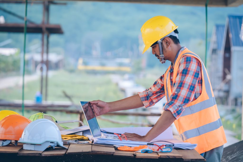 ordinateur portable de chantier