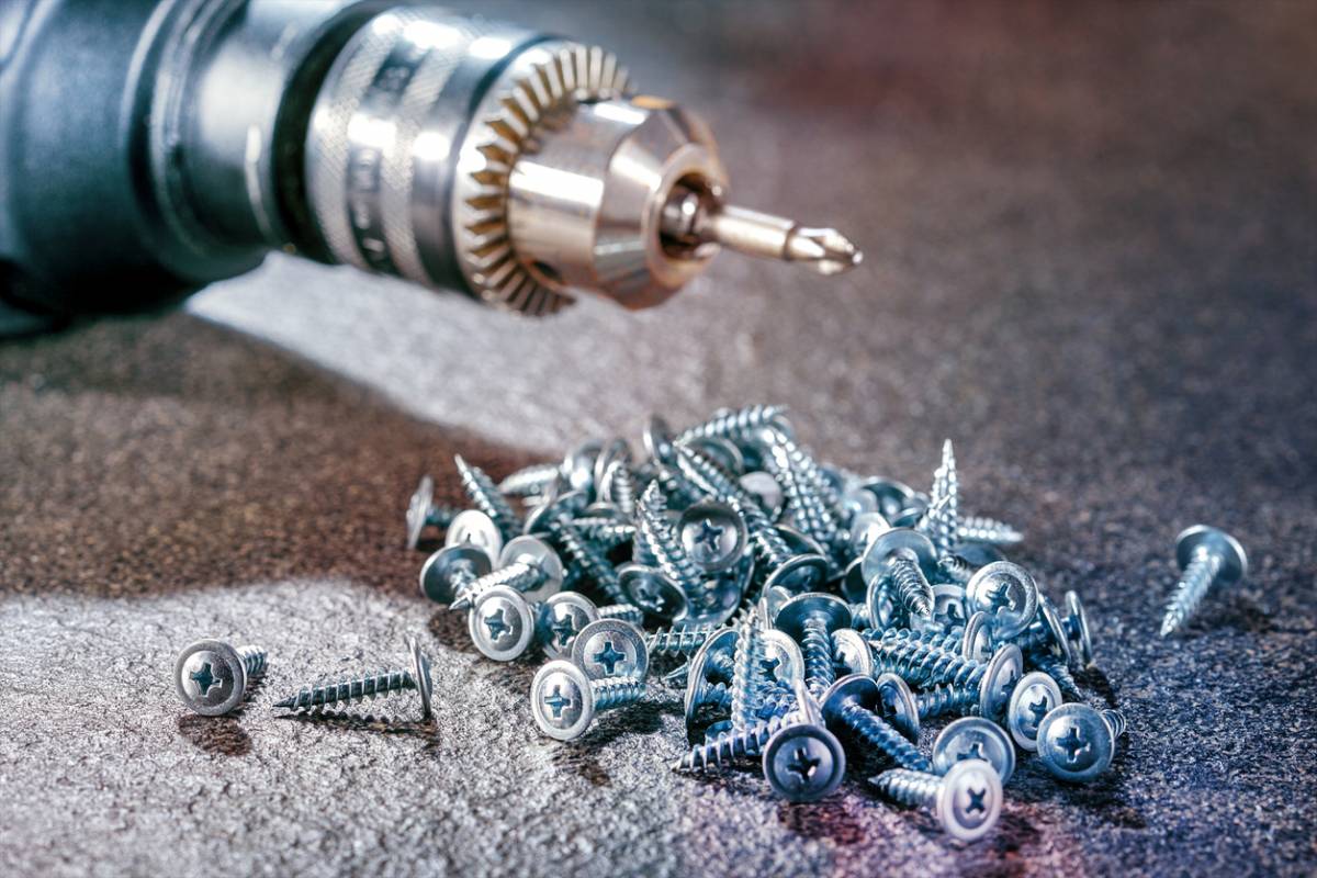 vis autoforeuse pratique fixations tôle métal